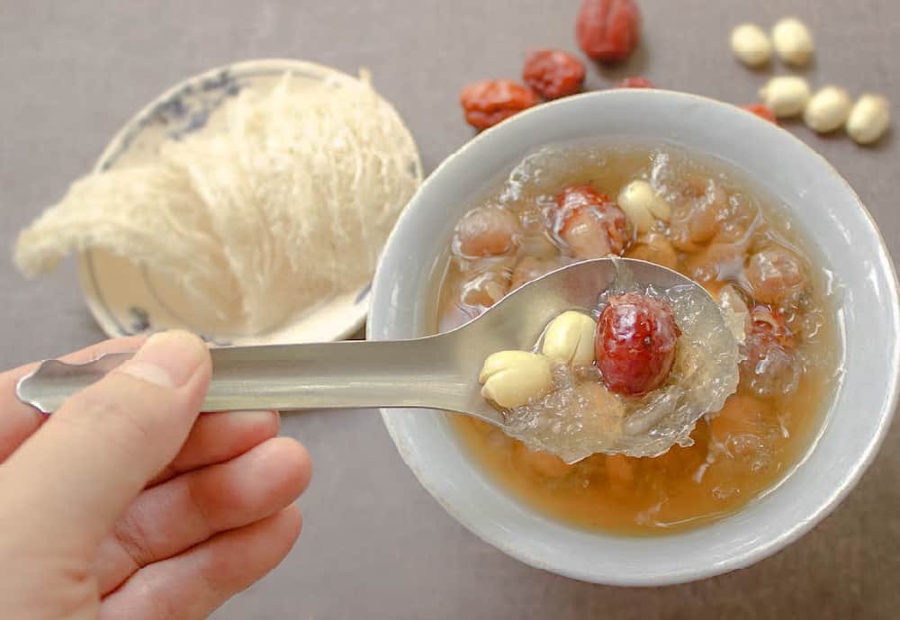 Có thể chưng yến sào cùng với một số dược liệu khác 