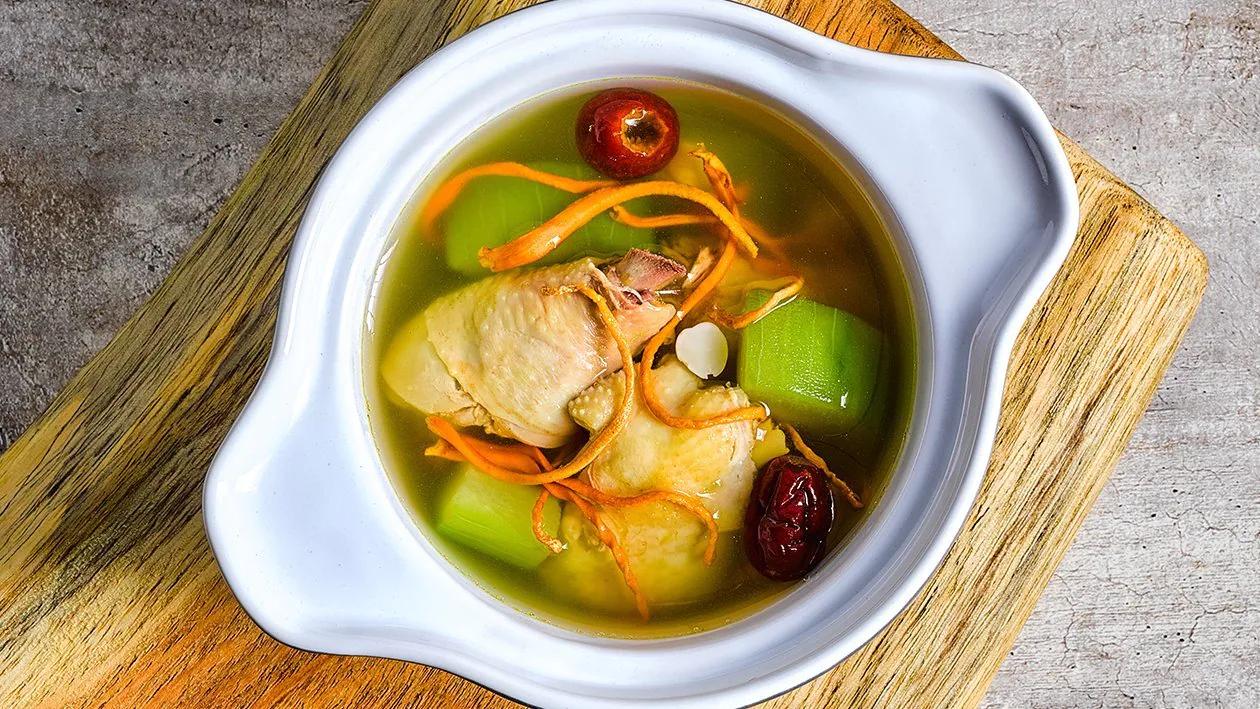 Gà hầm đông trùng hạ thảo thơm ngon giúp bồi bổ cho cơ thể