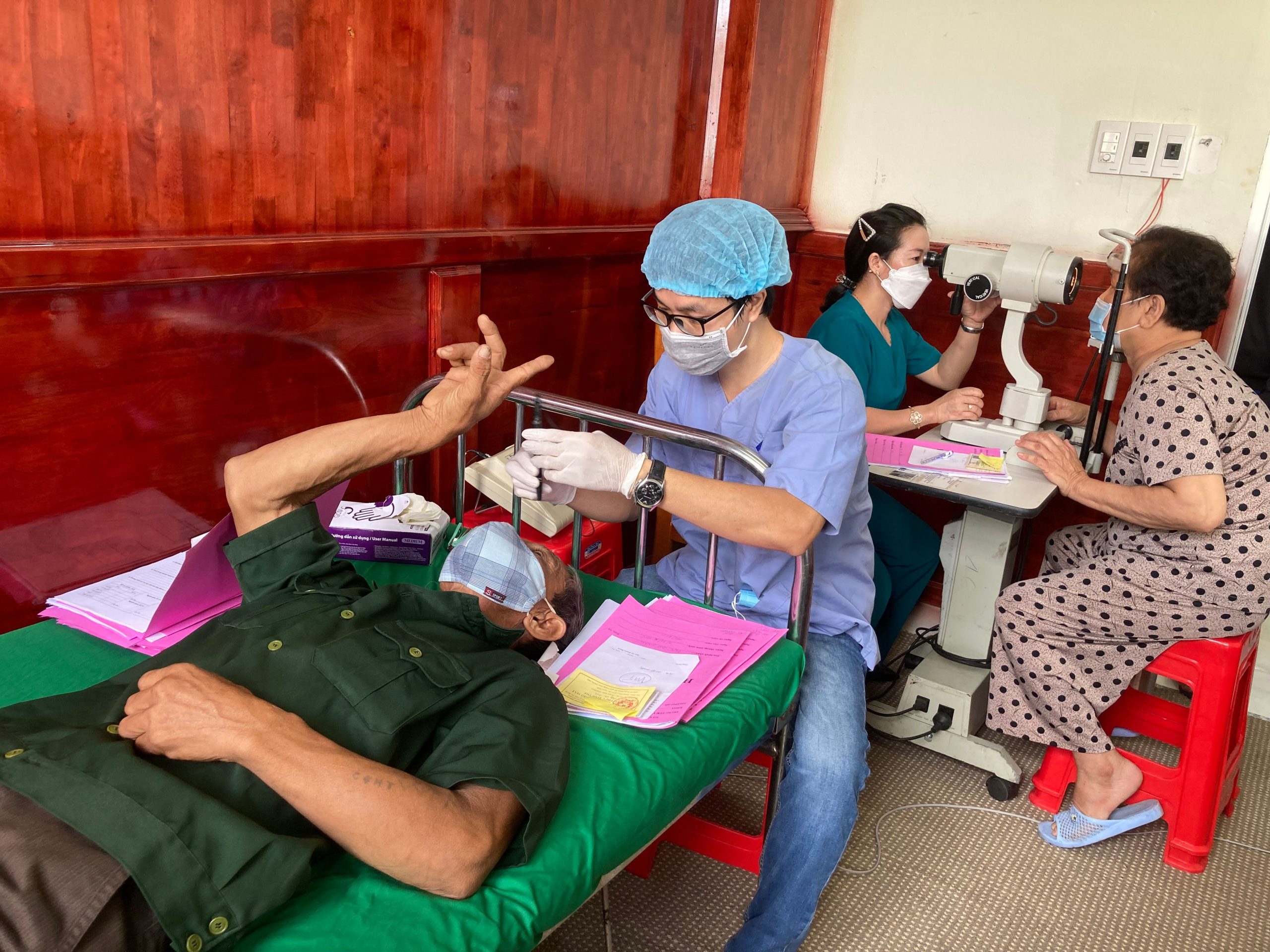 Ca Mau: Nhieu ca benh nang hau COVID-19 duoc kham mien phi-Hinh-8