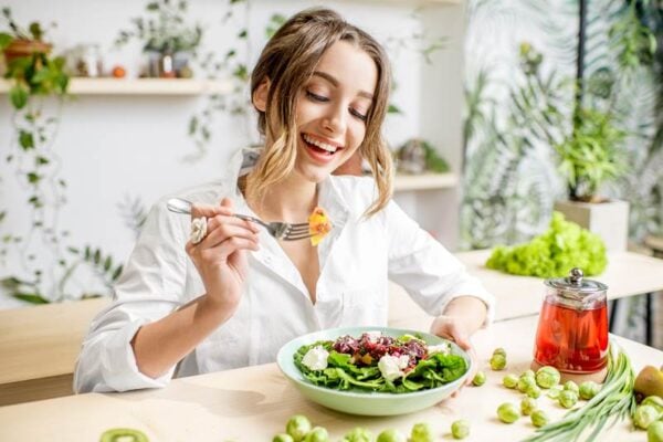 Bên cạnh rau xanh và rau củ quả bên cạnh thực phẩm chức năng chứa lutein để đạt hiệu quả tốt nhất